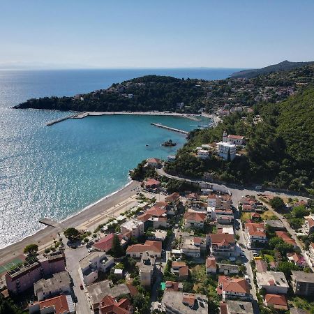 Valsamis Villa Apartments Poros  ภายนอก รูปภาพ