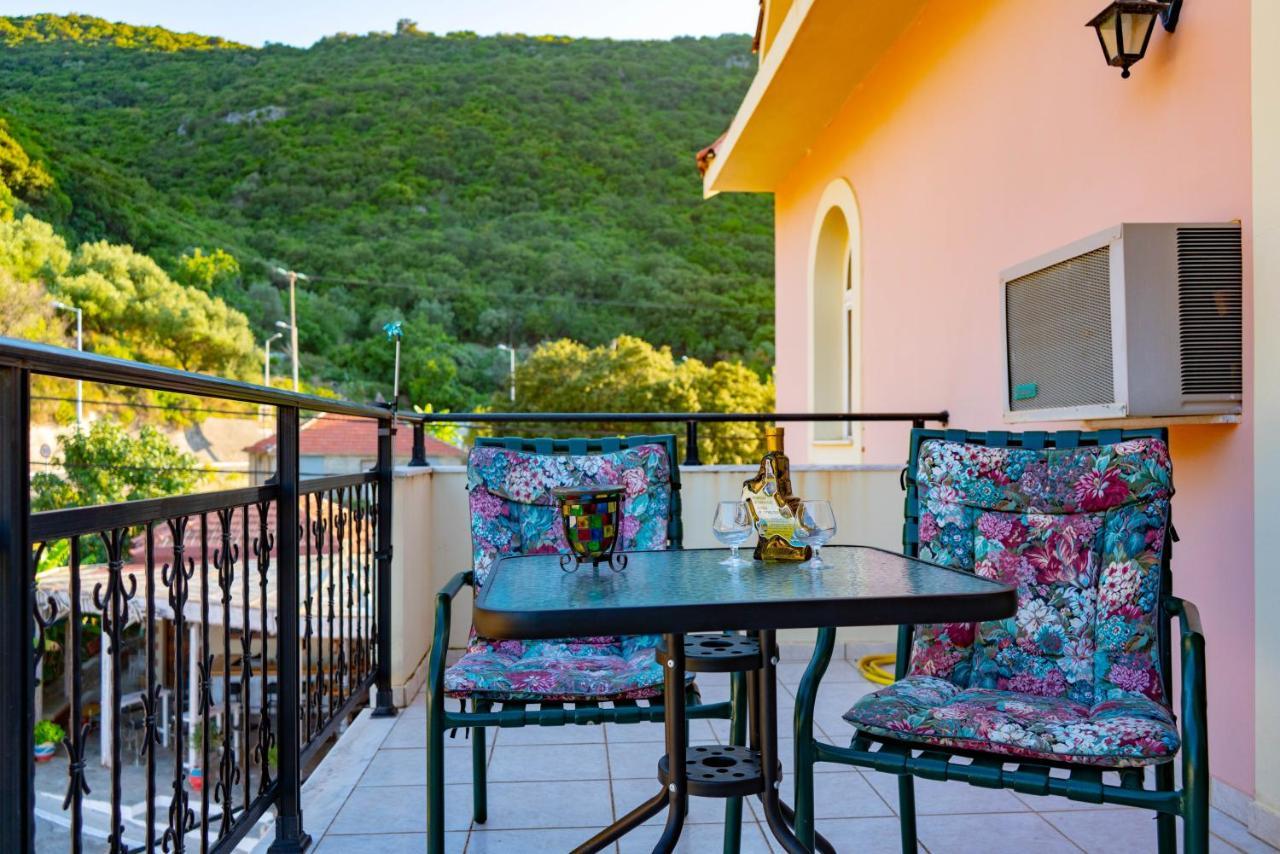 Valsamis Villa Apartments Poros  ภายนอก รูปภาพ