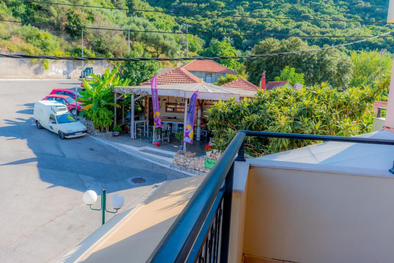 Valsamis Villa Apartments Poros  ภายนอก รูปภาพ