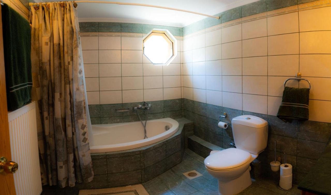 Valsamis Villa Apartments Poros  ภายนอก รูปภาพ