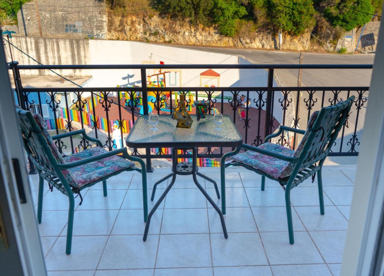 Valsamis Villa Apartments Poros  ภายนอก รูปภาพ