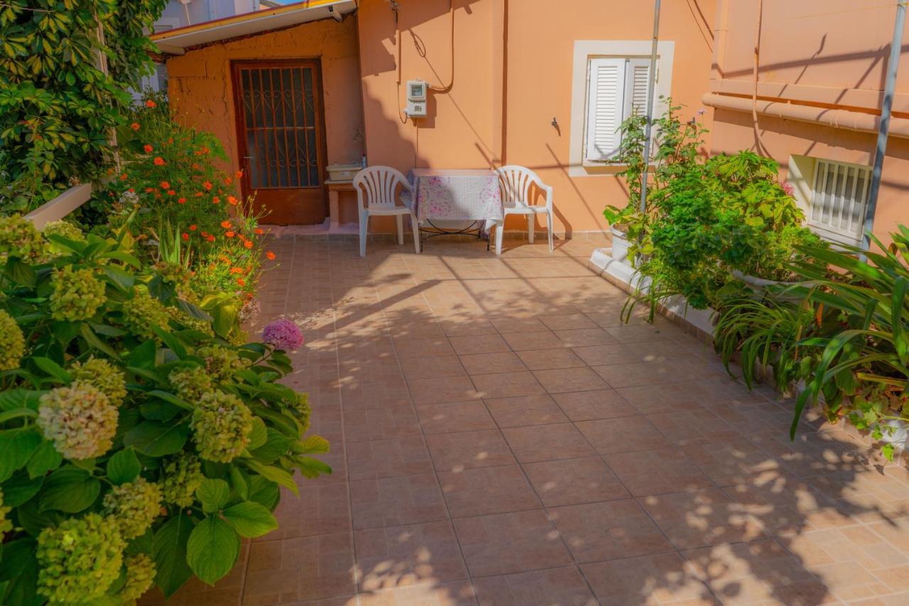 Valsamis Villa Apartments Poros  ภายนอก รูปภาพ
